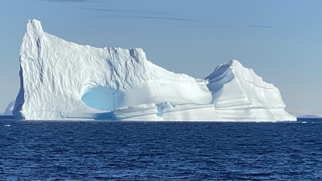 Expédition CASCADES : Transfert de carbone de la source vers le puits à l’aide des paramètres du système carbonaté et des isotopes de l’oxygène