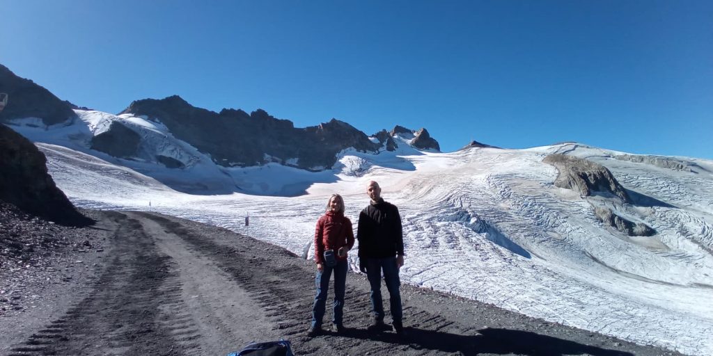 Glaciers, Water, and Air: An Innovative Field System for Geochemical Analysis and Dating of Glaciers in a Lightweight Logistical Setting (IPSL-funded project)